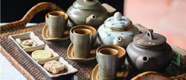 Reaching Out 靜默茶館